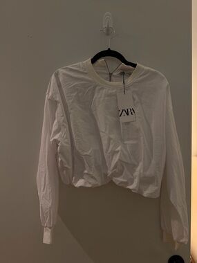 ZARA White Long Sleeve Tee with Crew Neck
